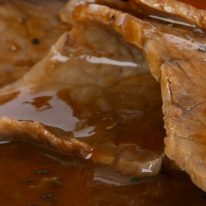 Recept You Cook Hovězí plátky a univerzální hnědá omáčka UHO