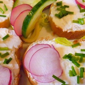 Recept YouCook Česneková pomazánka s lučinou